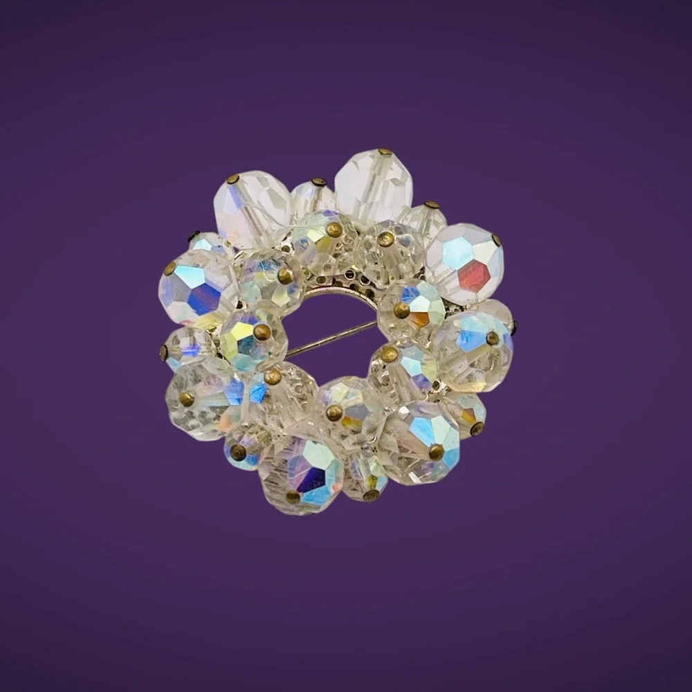 Stunning Vintage Faceted Crystal With Aurora Borealis Bead Wreath Circle Brooch